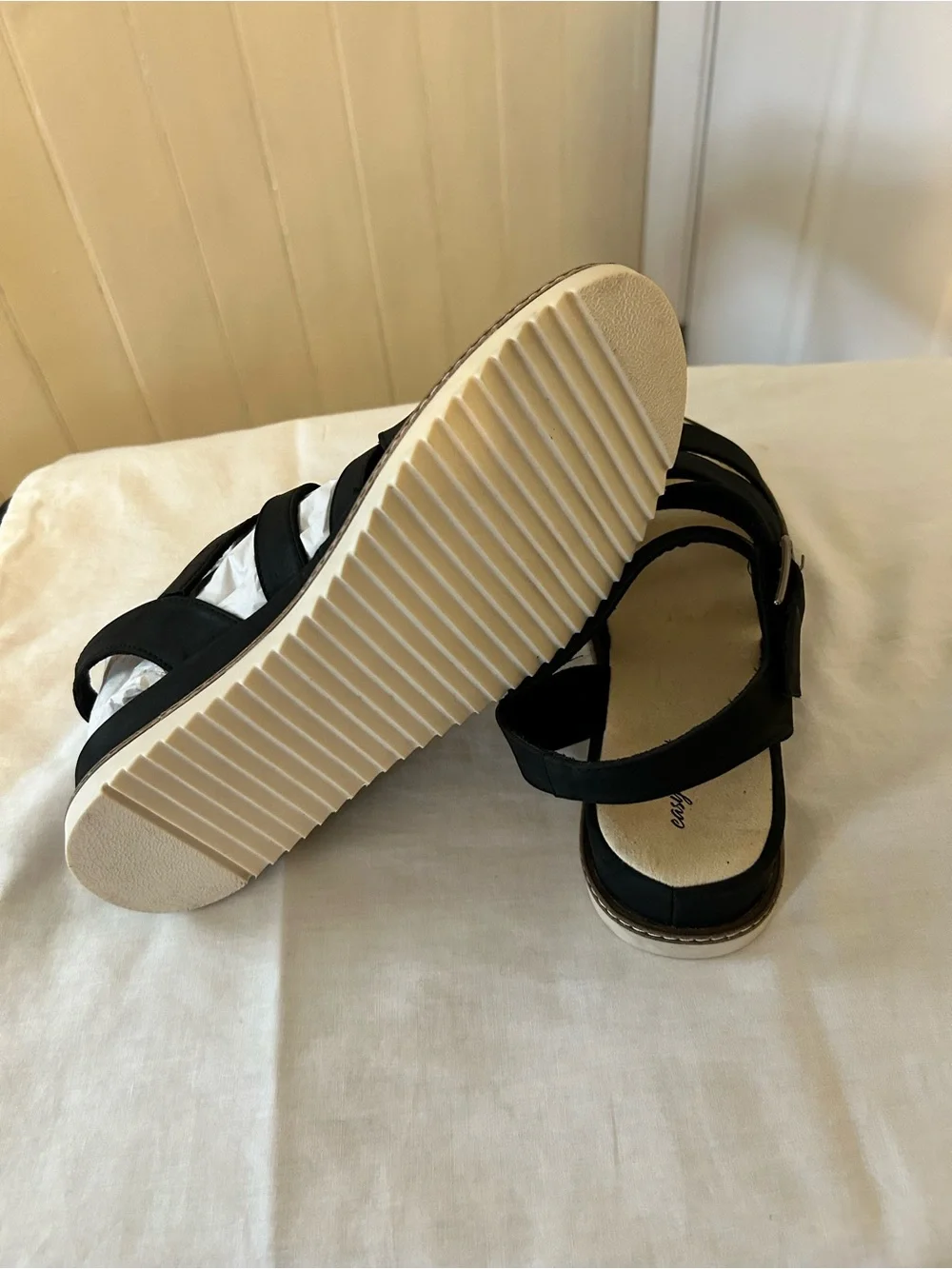 NWOT Easy Street Madeline Black Wedge Platform Sandals/Size 10 WW(Extra Wide)
